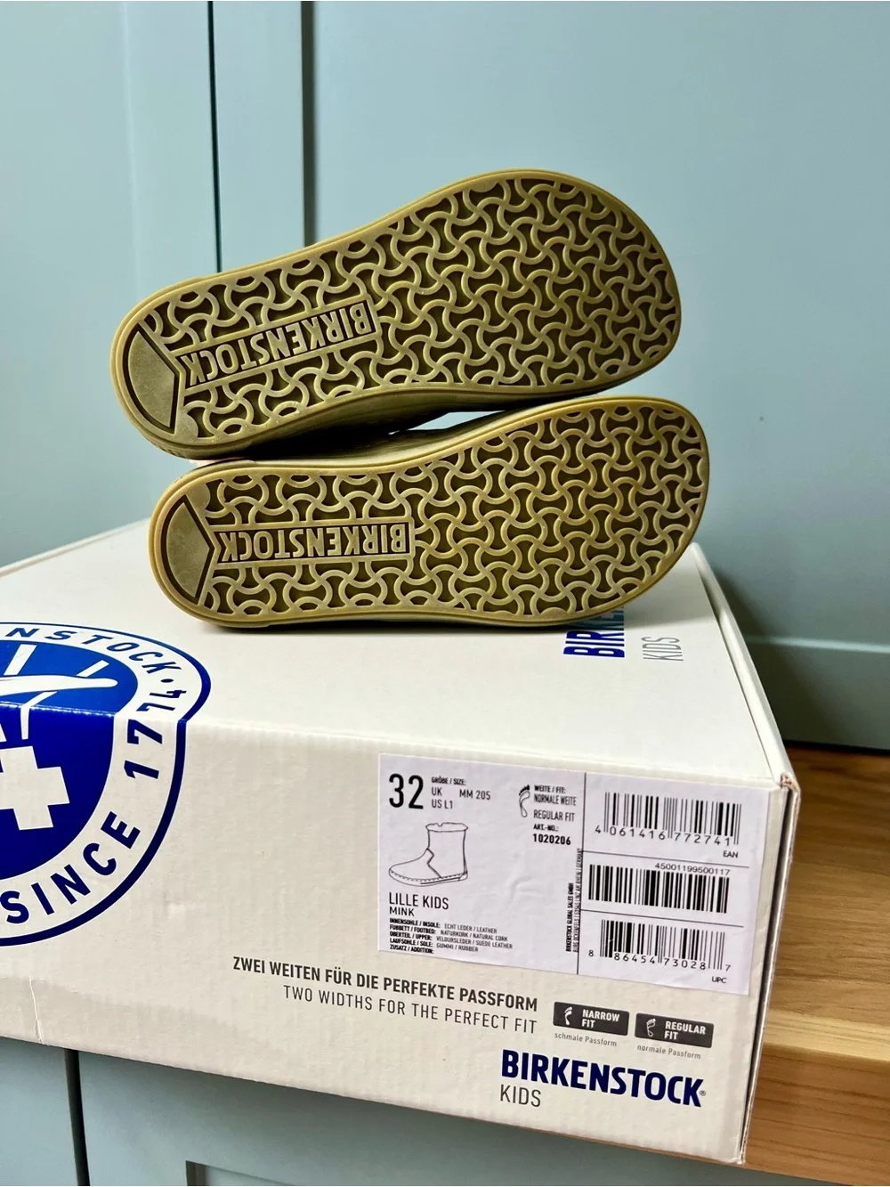 Birkenstock Lille Kids Tan Suede Shearling Cuff Boots size 32EU